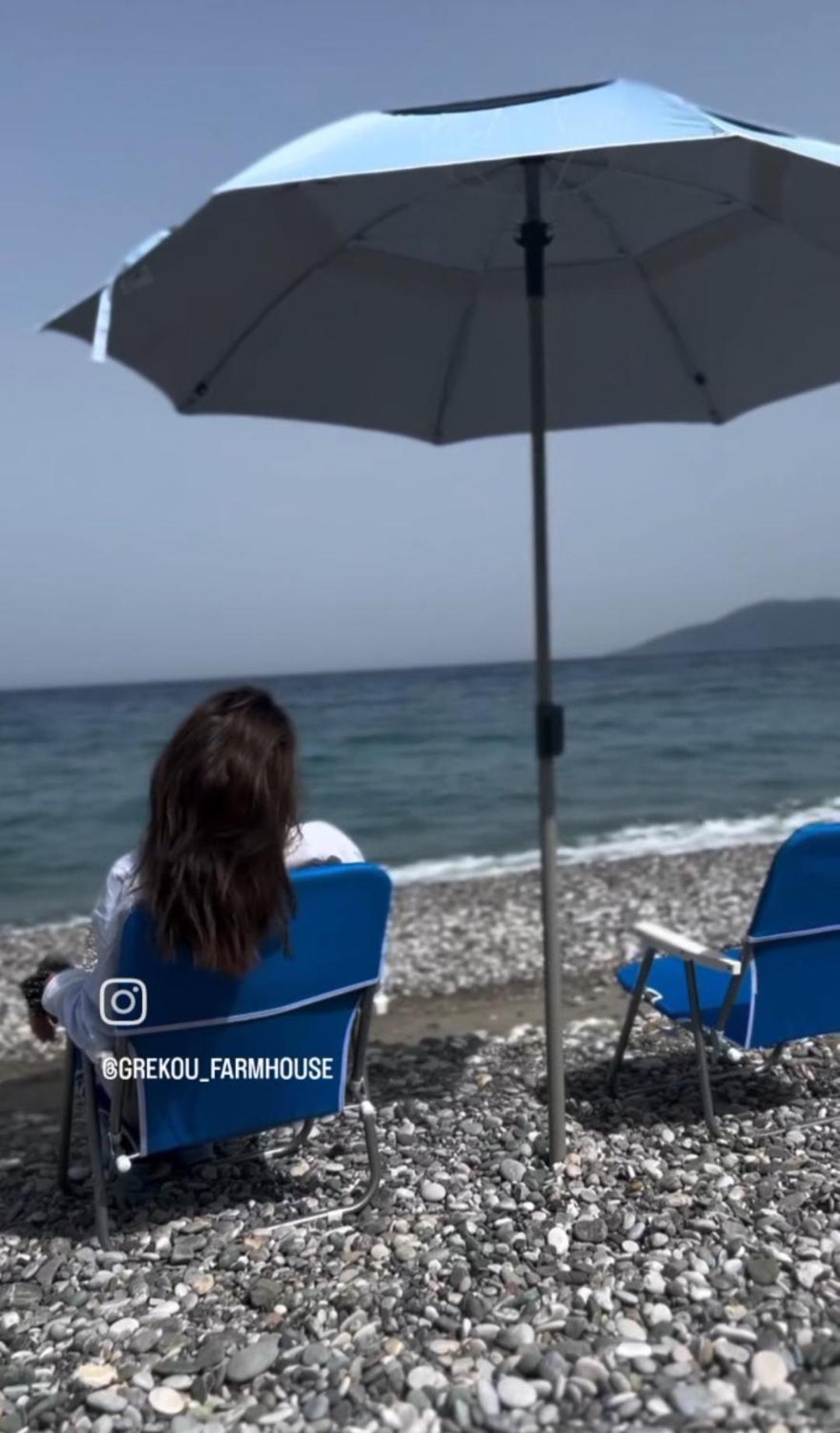 Grekou In The Waves *
