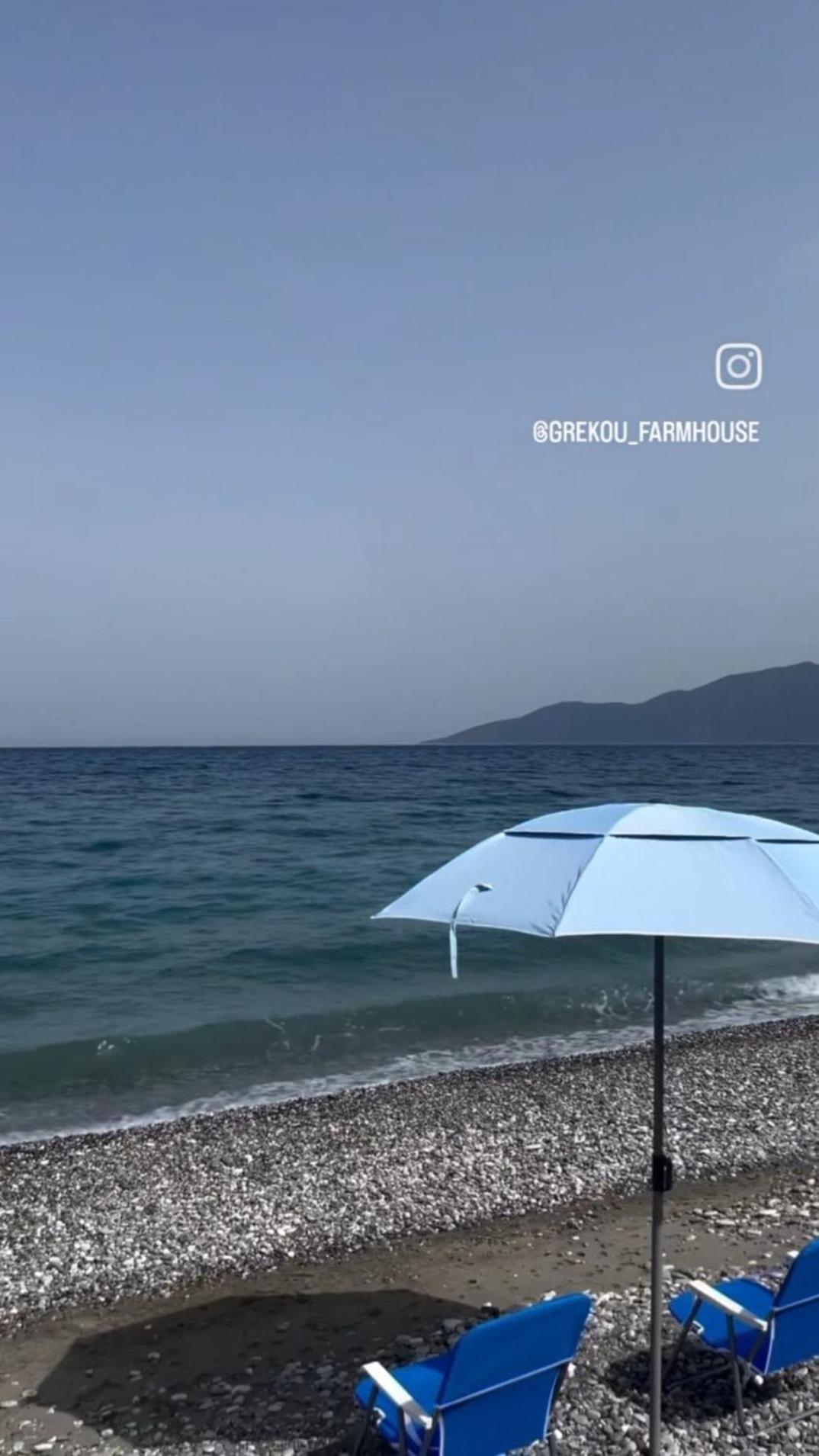 Apartment Grekou In The Waves